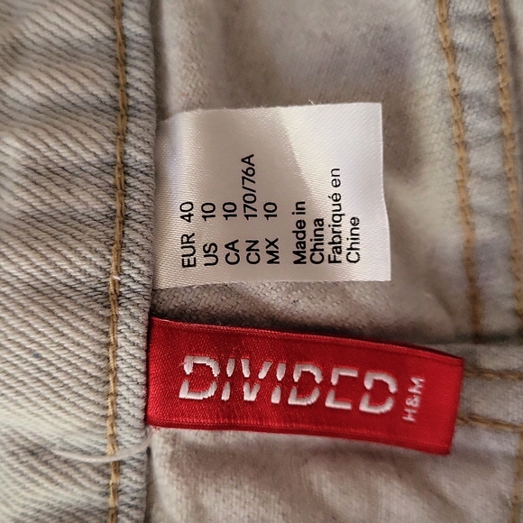 High waist distressed denim shorts by Divided - Picture 3 of 3